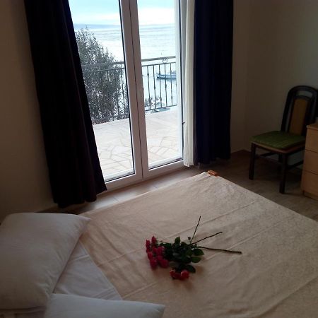 Apartment On The Beach Lokva Rogoznica Ngoại thất bức ảnh