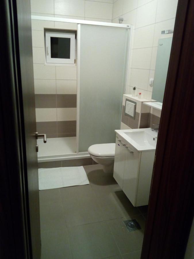 Apartment On The Beach Lokva Rogoznica Ngoại thất bức ảnh