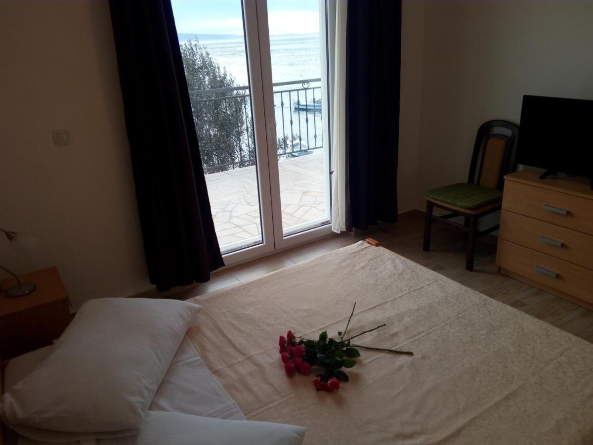 Apartment On The Beach Lokva Rogoznica Ngoại thất bức ảnh