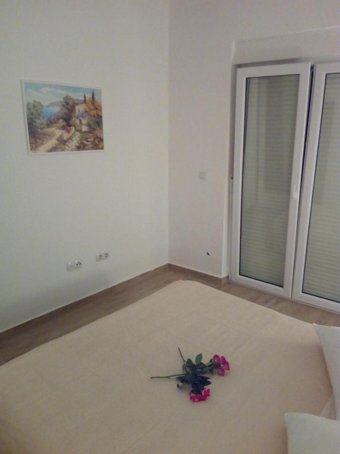 Apartment On The Beach Lokva Rogoznica Ngoại thất bức ảnh
