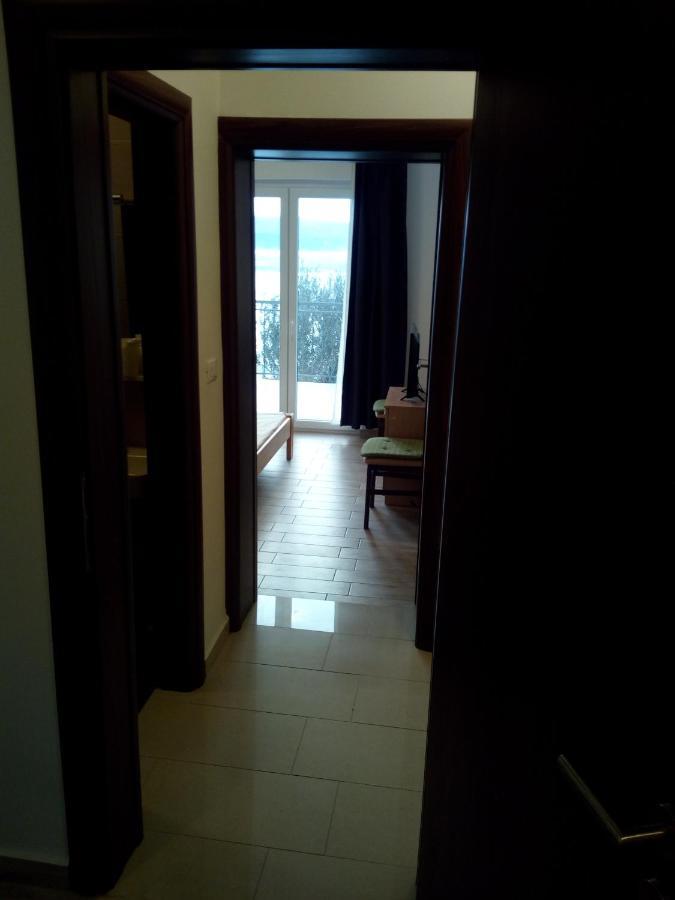 Apartment On The Beach Lokva Rogoznica Ngoại thất bức ảnh