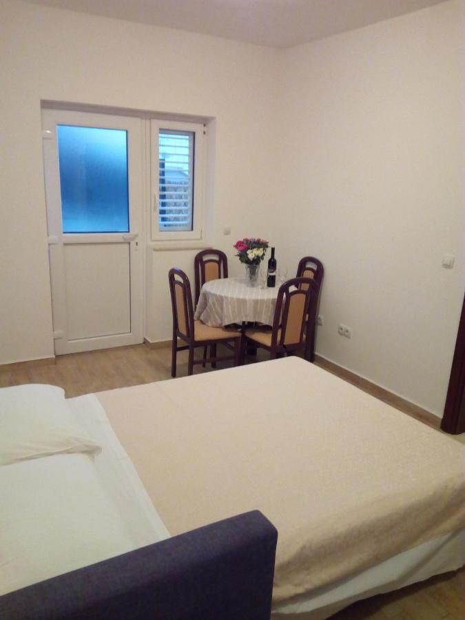 Apartment On The Beach Lokva Rogoznica Ngoại thất bức ảnh